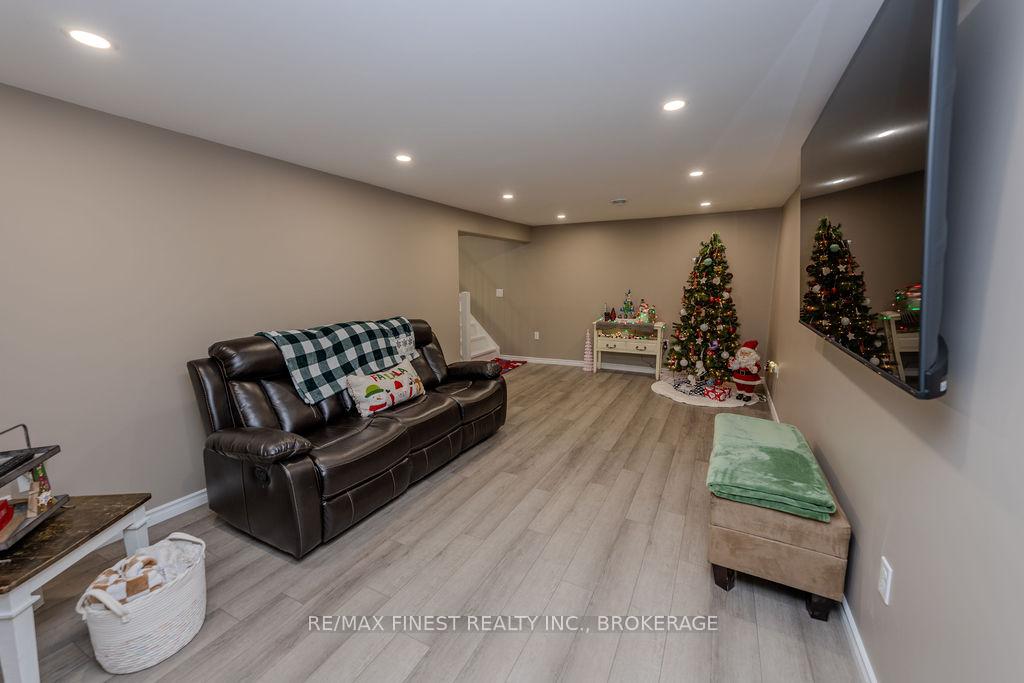 Photo 23 of 4226 Pine Ridge Road, Frontenac, Frontenac South — HOMEH