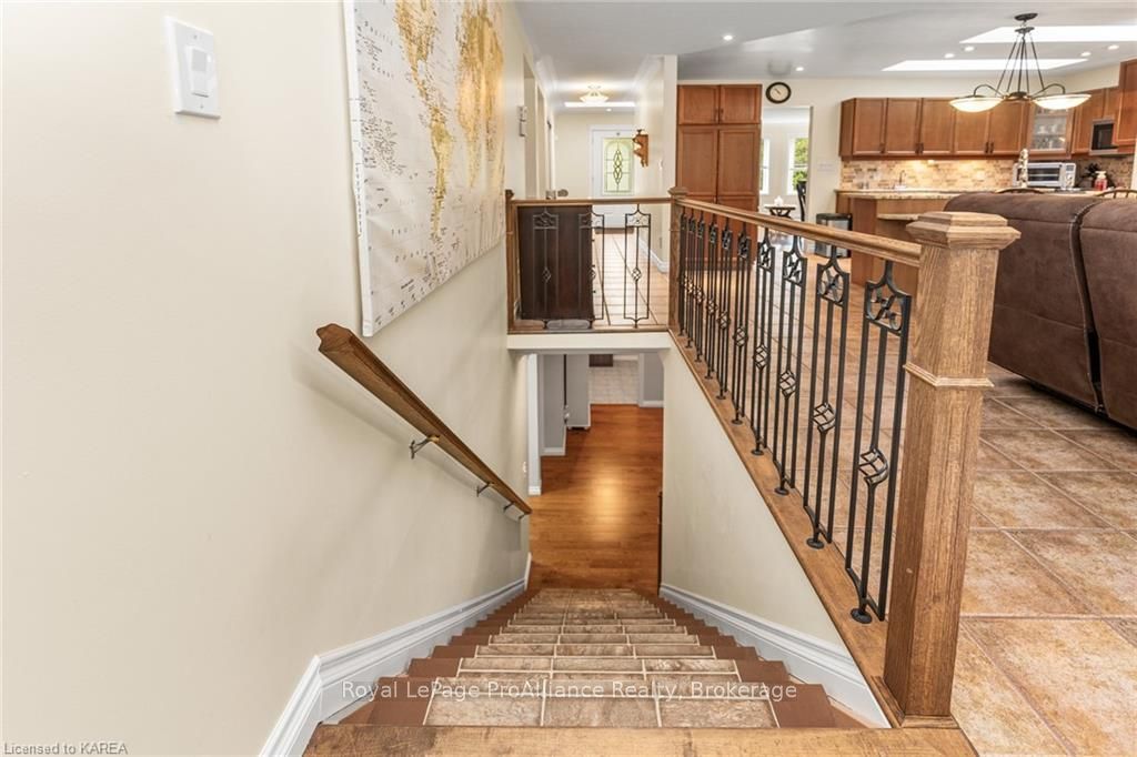 Photo 23 of 1091 Cliffside Drive, Frontenac, Frontenac South — HOMEH
