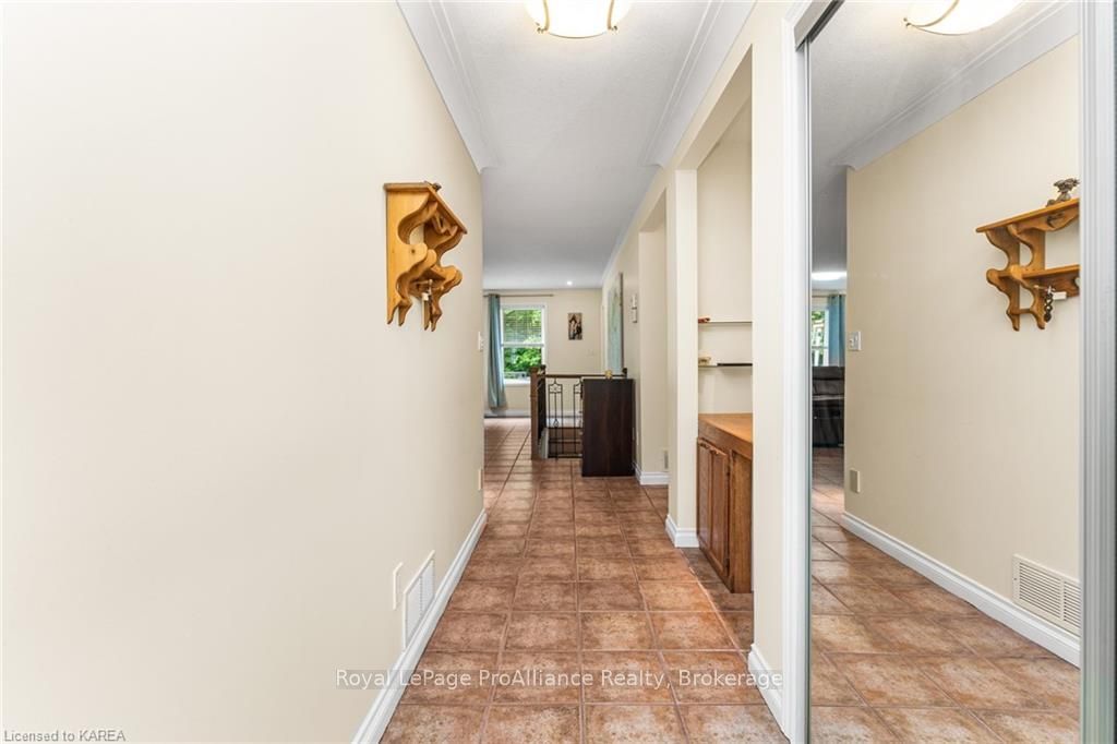 Photo 6 of 1091 Cliffside Drive, Frontenac, Frontenac South — HOMEH