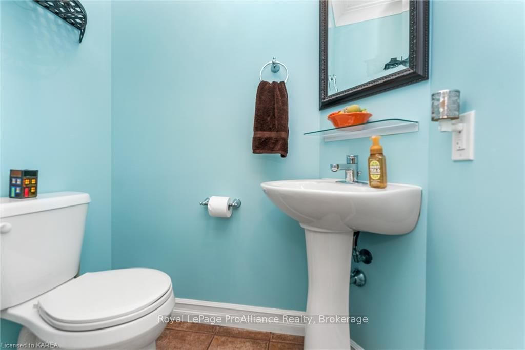 Photo 15 of 1091 Cliffside Drive, Frontenac, Frontenac South — HOMEH