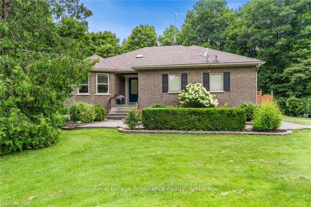 Photo 2 of 1091 Cliffside Drive, Frontenac, Frontenac South — HOMEH