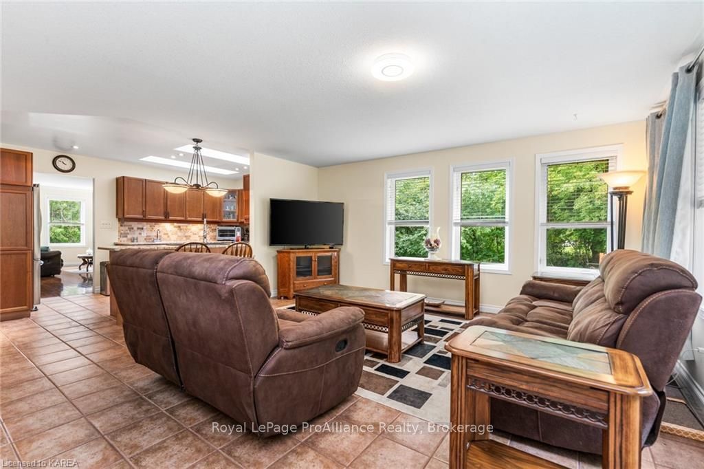 Photo 13 of 1091 Cliffside Drive, Frontenac, Frontenac South — HOMEH