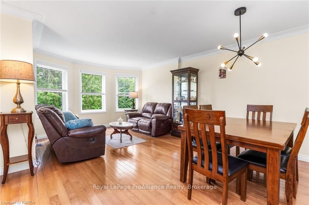 Photo 8 of 1091 Cliffside Drive, Frontenac, Frontenac South — HOMEH