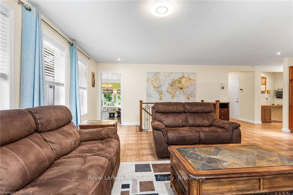 Photo 14 of 1091 Cliffside Drive, Frontenac, Frontenac South — HOMEH
