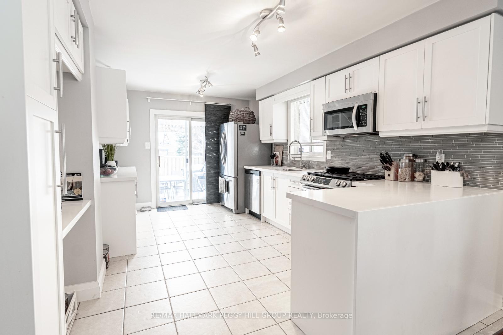 Photo 6 of 109 Ruffet Drive, Barrie, Edgehill Drive — HOMEH