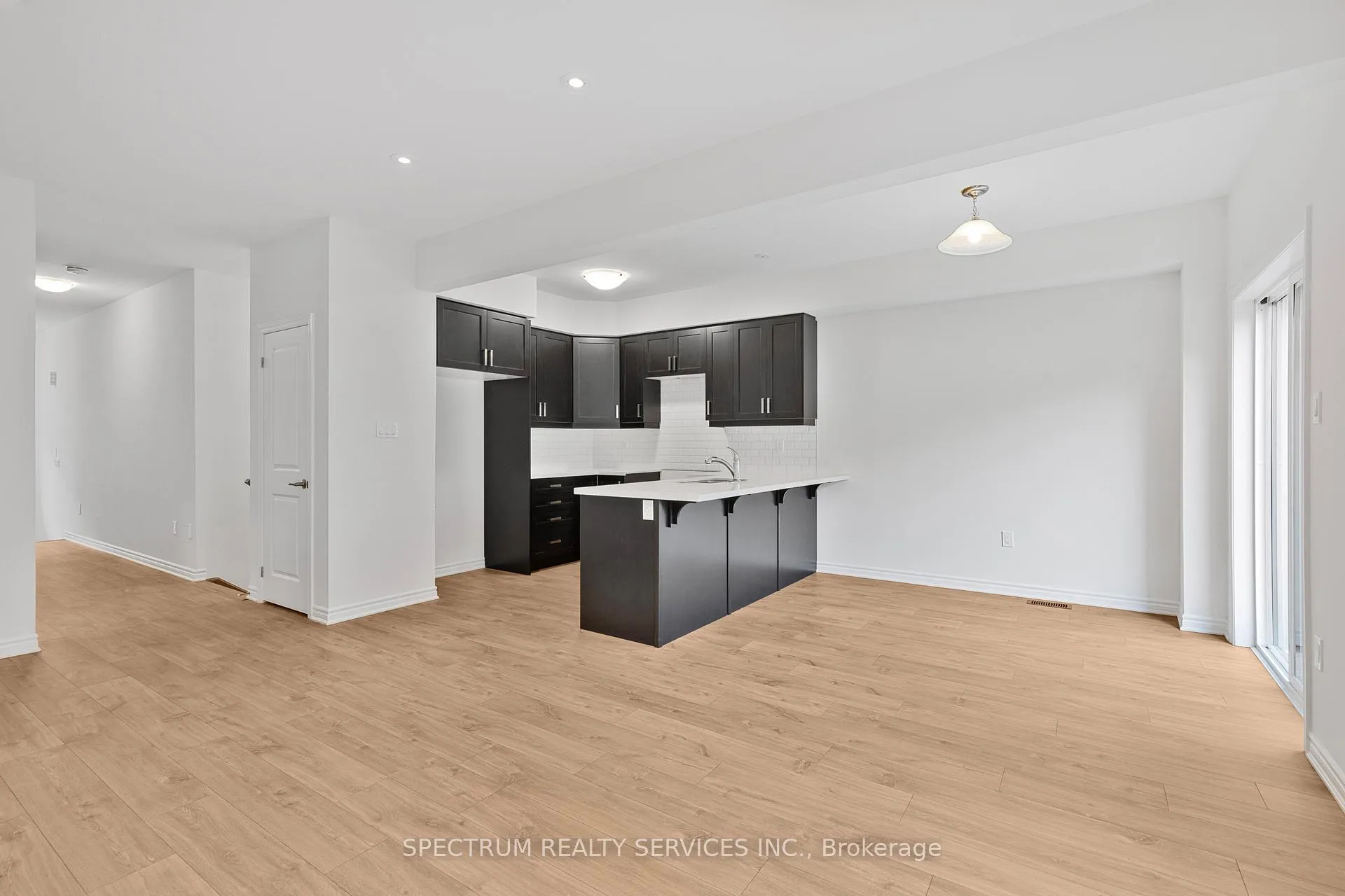 Photo 4 of Unit 66, 305 Garner Road W, Hamilton, Ancaster — HOMEH