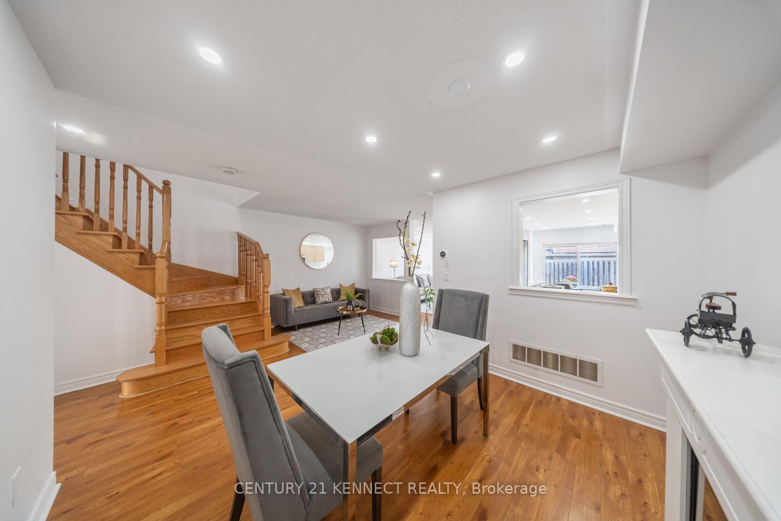 Photo 6 of 56 White Crescent, Barrie, Holly — HOMEH