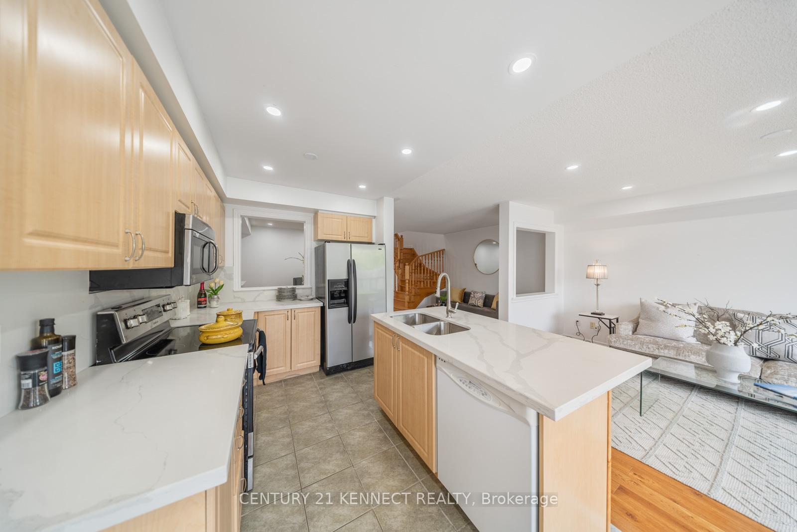 Photo 13 of 56 White Crescent, Barrie, Holly — HOMEH