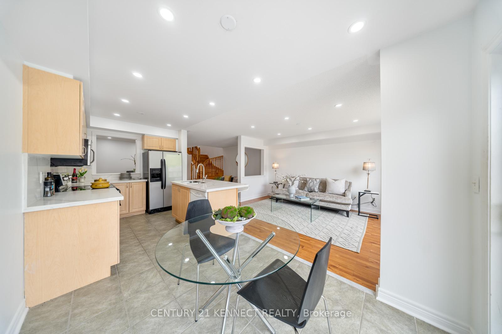Photo 20 of 56 White Crescent, Barrie, Holly — HOMEH