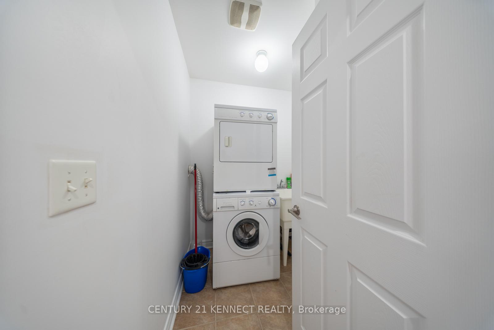 Photo 28 of 56 White Crescent, Barrie, Holly — HOMEH