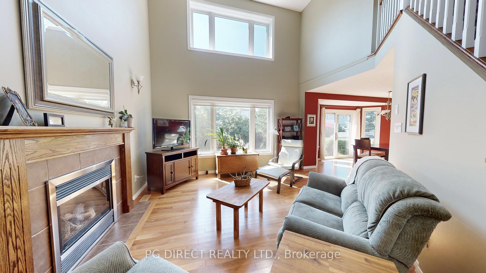 Photo 3 of 33 Brown Street, Guelph, Pineridge/Westminster Woods — HOMEH