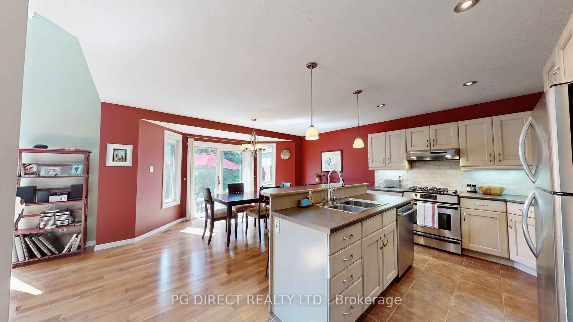 Photo 6 of 33 Brown Street, Guelph, Pineridge/Westminster Woods — HOMEH