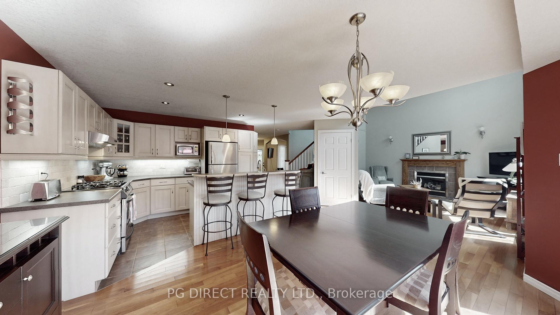 Photo 9 of 33 Brown Street, Guelph, Pineridge/Westminster Woods — HOMEH
