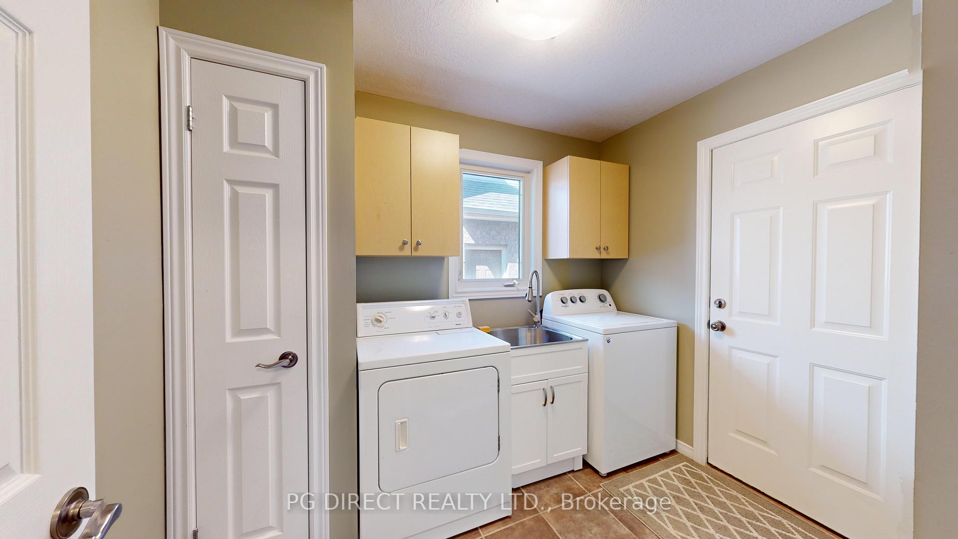 Photo 11 of 33 Brown Street, Guelph, Pineridge/Westminster Woods — HOMEH