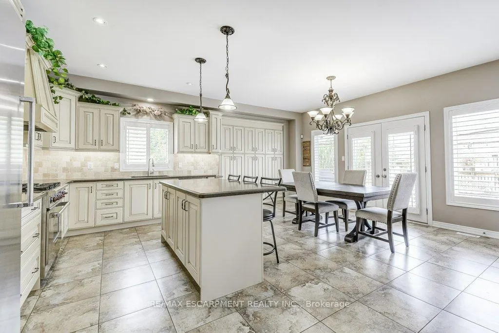 Photo 13 of 33 Lockman Drive, Hamilton, Meadowlands — HOMEH