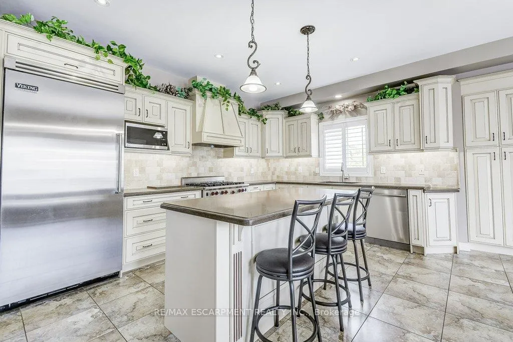 Photo 15 of 33 Lockman Drive, Hamilton, Meadowlands — HOMEH