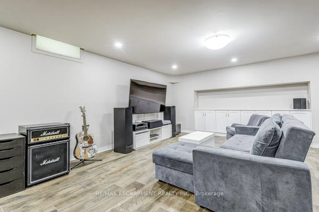 Photo 32 of 33 Lockman Drive, Hamilton, Meadowlands — HOMEH