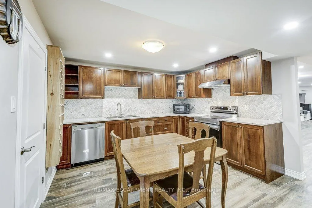 Photo 39 of 33 Lockman Drive, Hamilton, Meadowlands — HOMEH