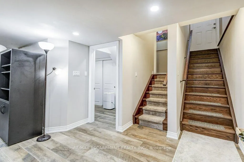 Photo 40 of 33 Lockman Drive, Hamilton, Meadowlands — HOMEH