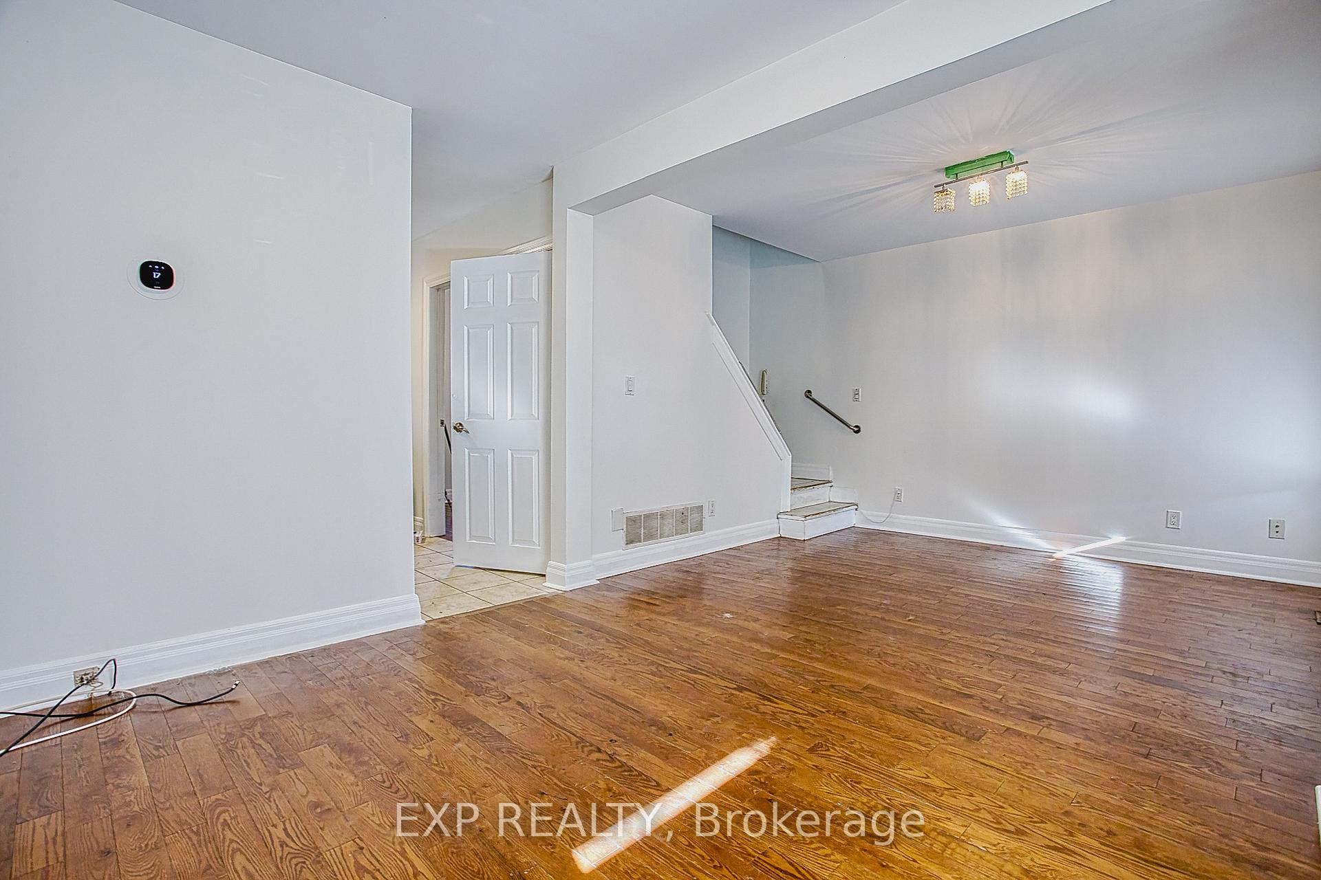 Photo 10 of 35 Cope Street, Hamilton, Homeside — HOMEH