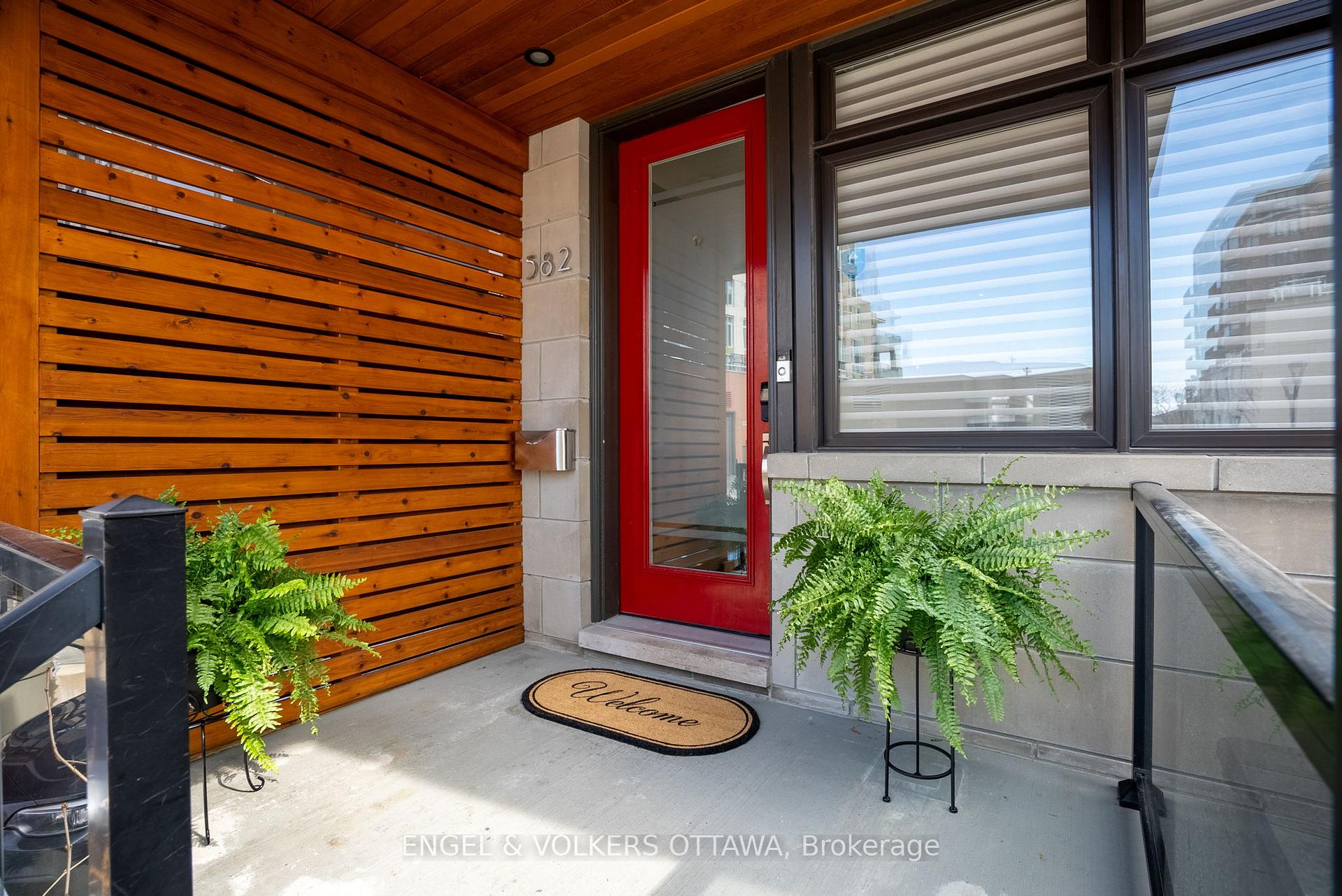 Photo 3 of 582 Byron Avenue, Ottawa, McKellar/Highland — HOMEH