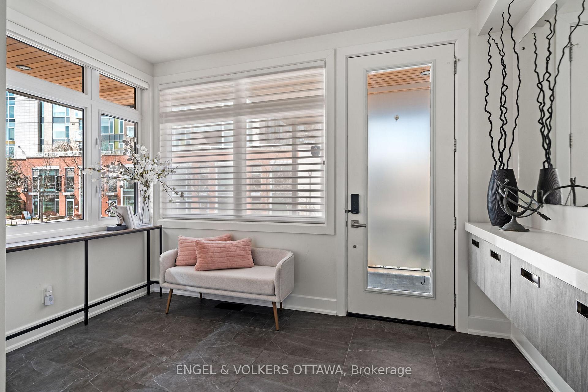 Photo 4 of 582 Byron Avenue, Ottawa, McKellar/Highland — HOMEH