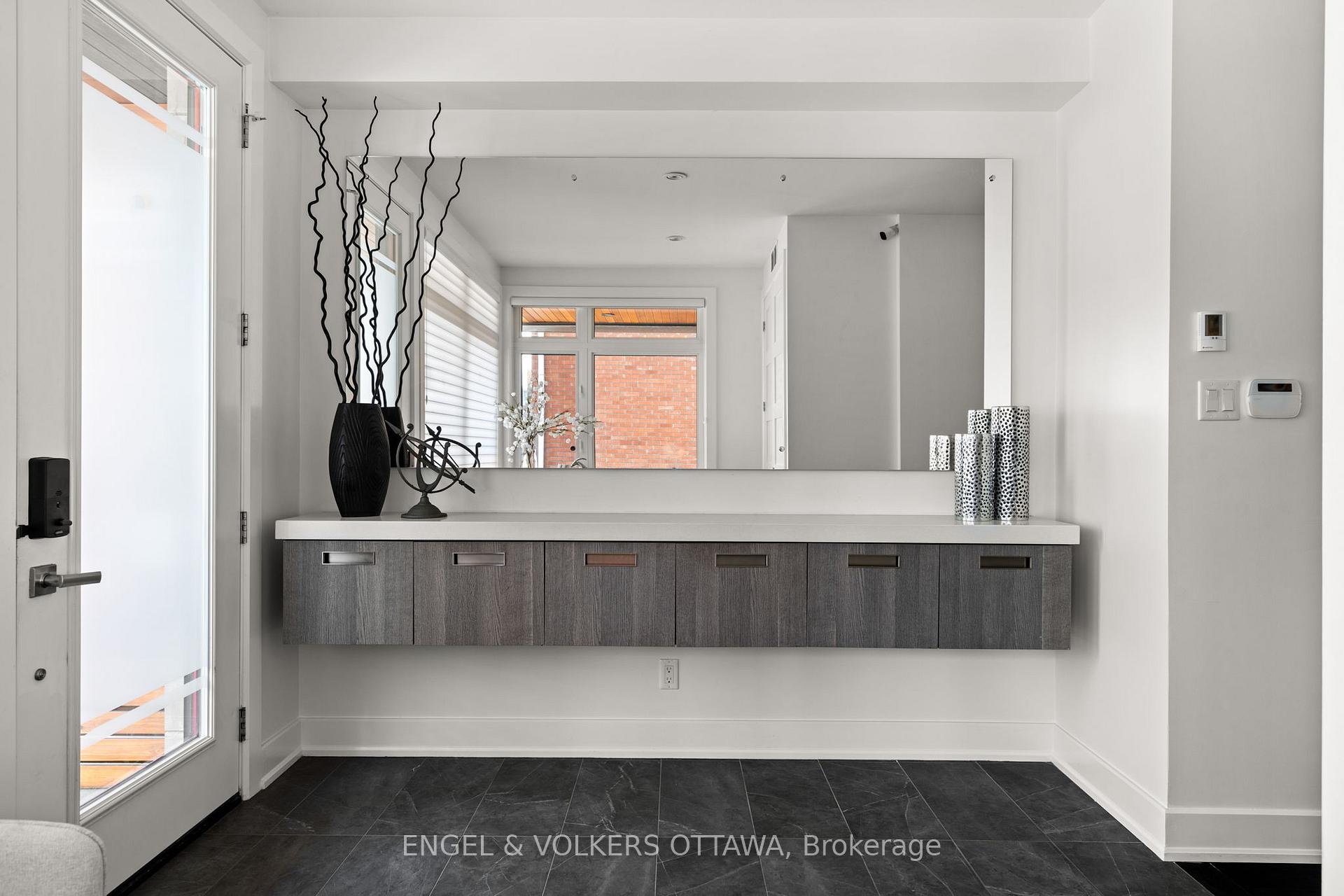 Photo 5 of 582 Byron Avenue, Ottawa, McKellar/Highland — HOMEH