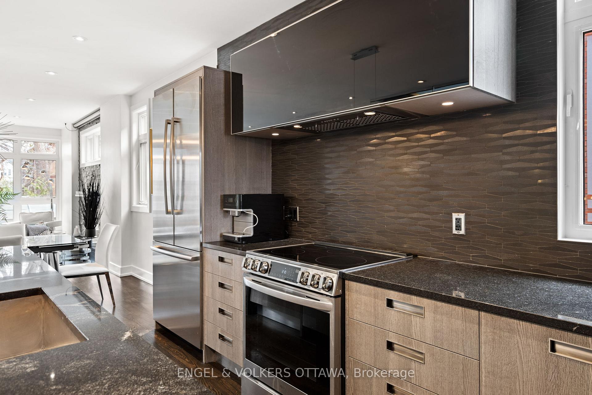 Photo 11 of 582 Byron Avenue, Ottawa, McKellar/Highland — HOMEH