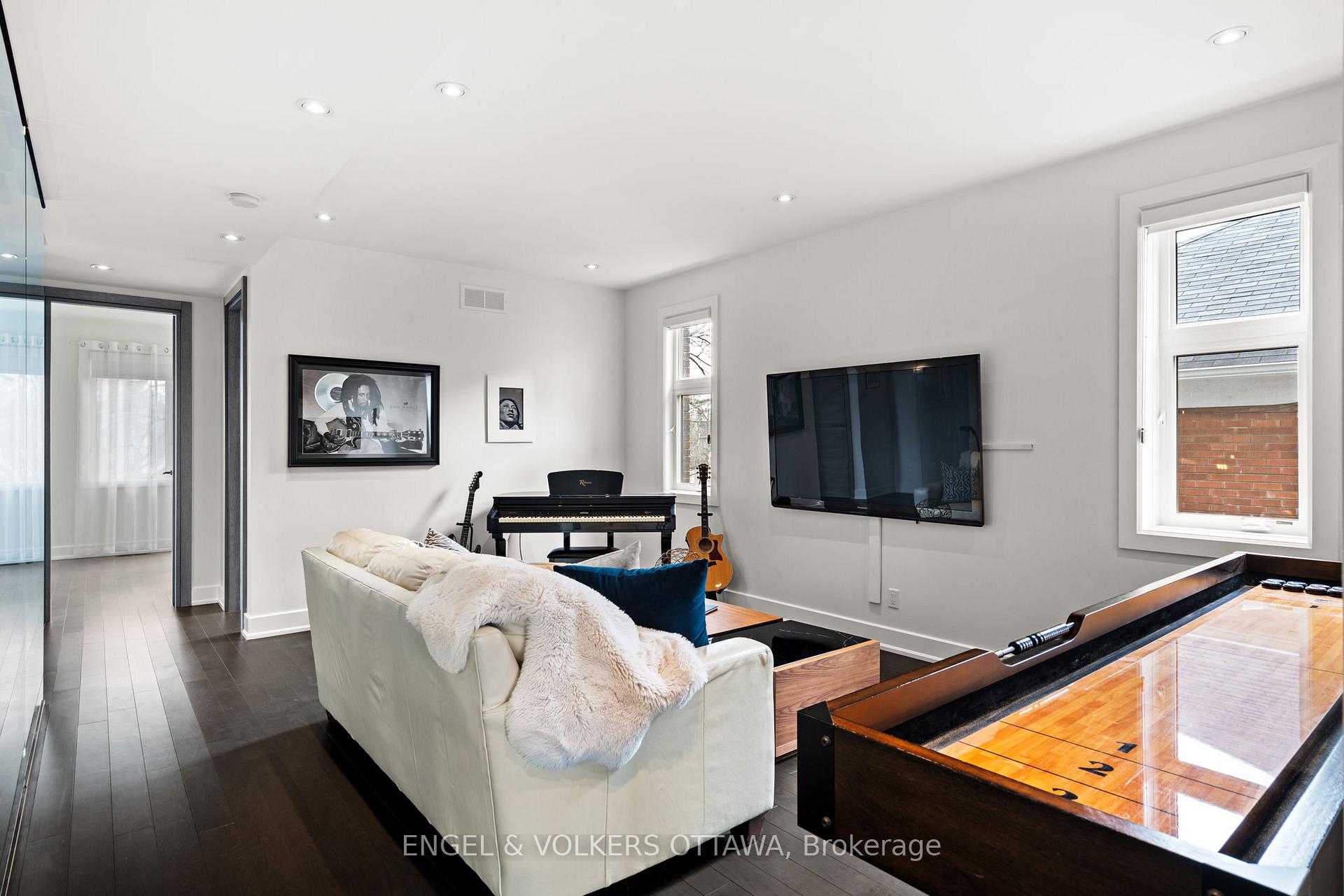Photo 19 of 582 Byron Avenue, Ottawa, McKellar/Highland — HOMEH