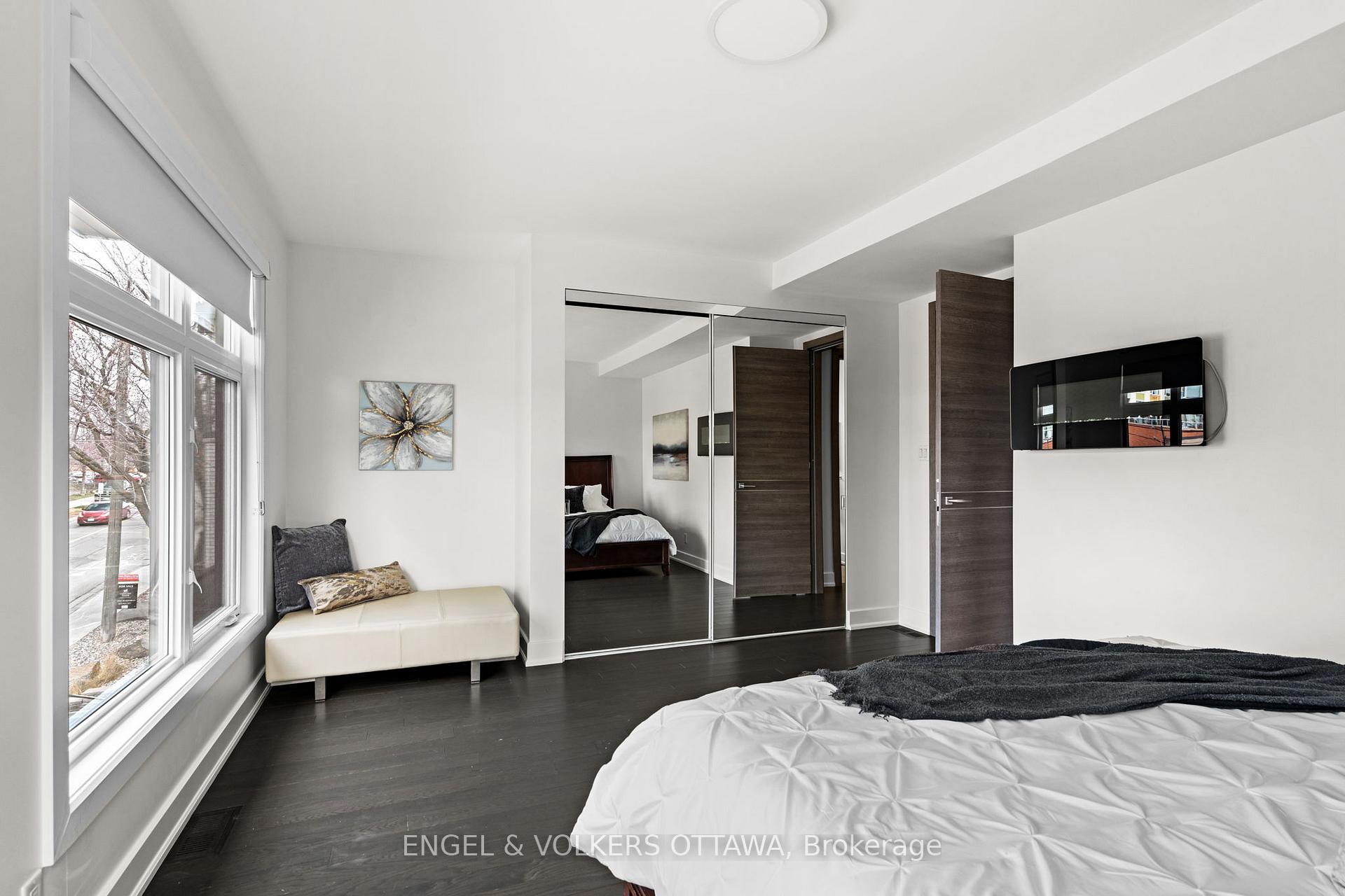 Photo 21 of 582 Byron Avenue, Ottawa, McKellar/Highland — HOMEH