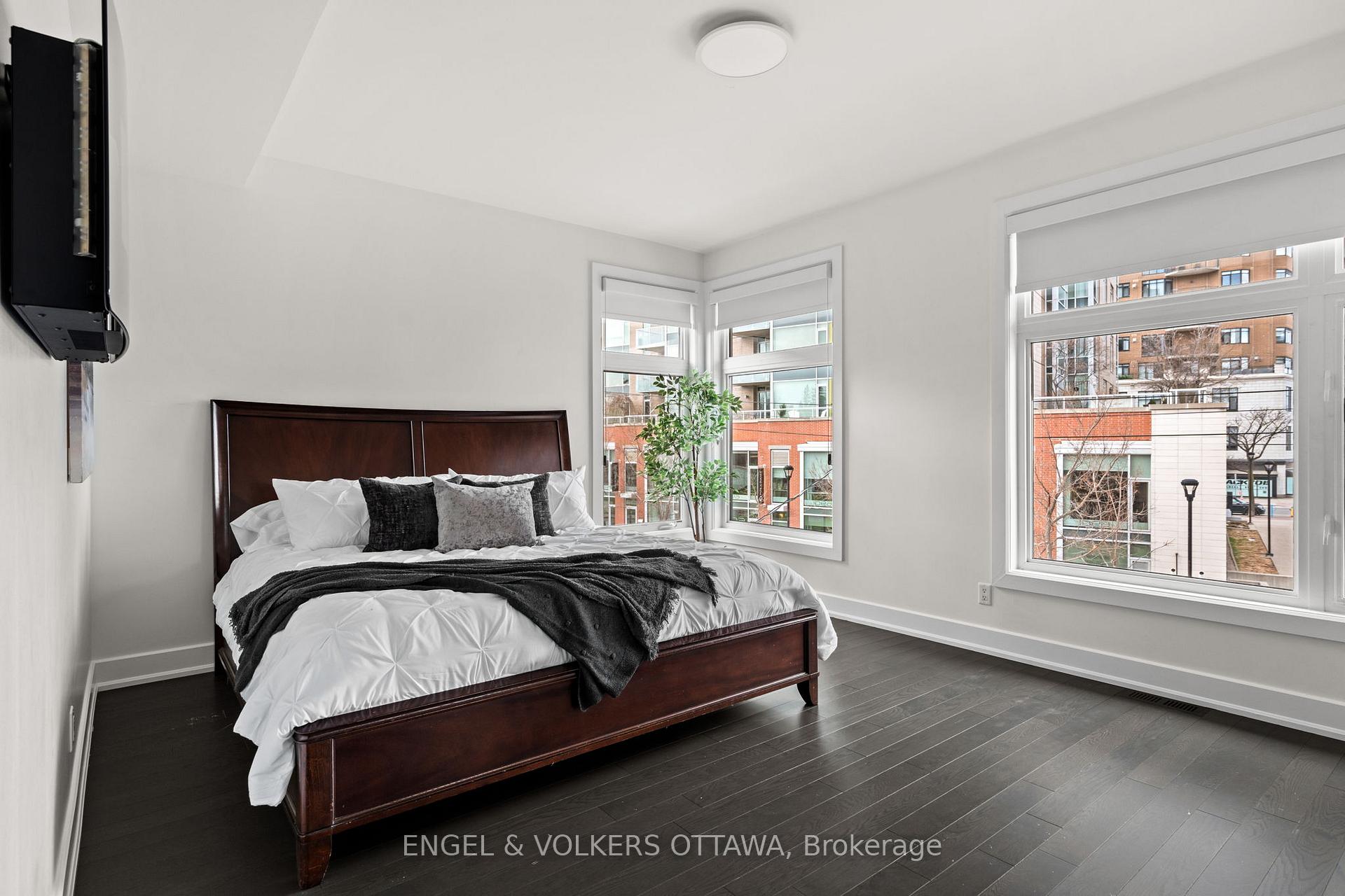 Photo 23 of 582 Byron Avenue, Ottawa, McKellar/Highland — HOMEH