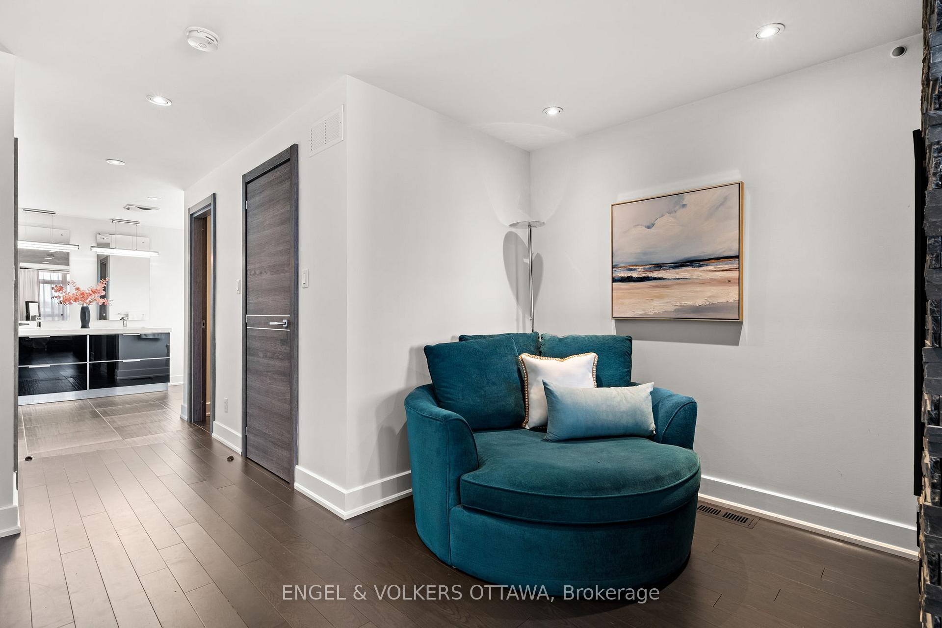 Photo 31 of 582 Byron Avenue, Ottawa, McKellar/Highland — HOMEH