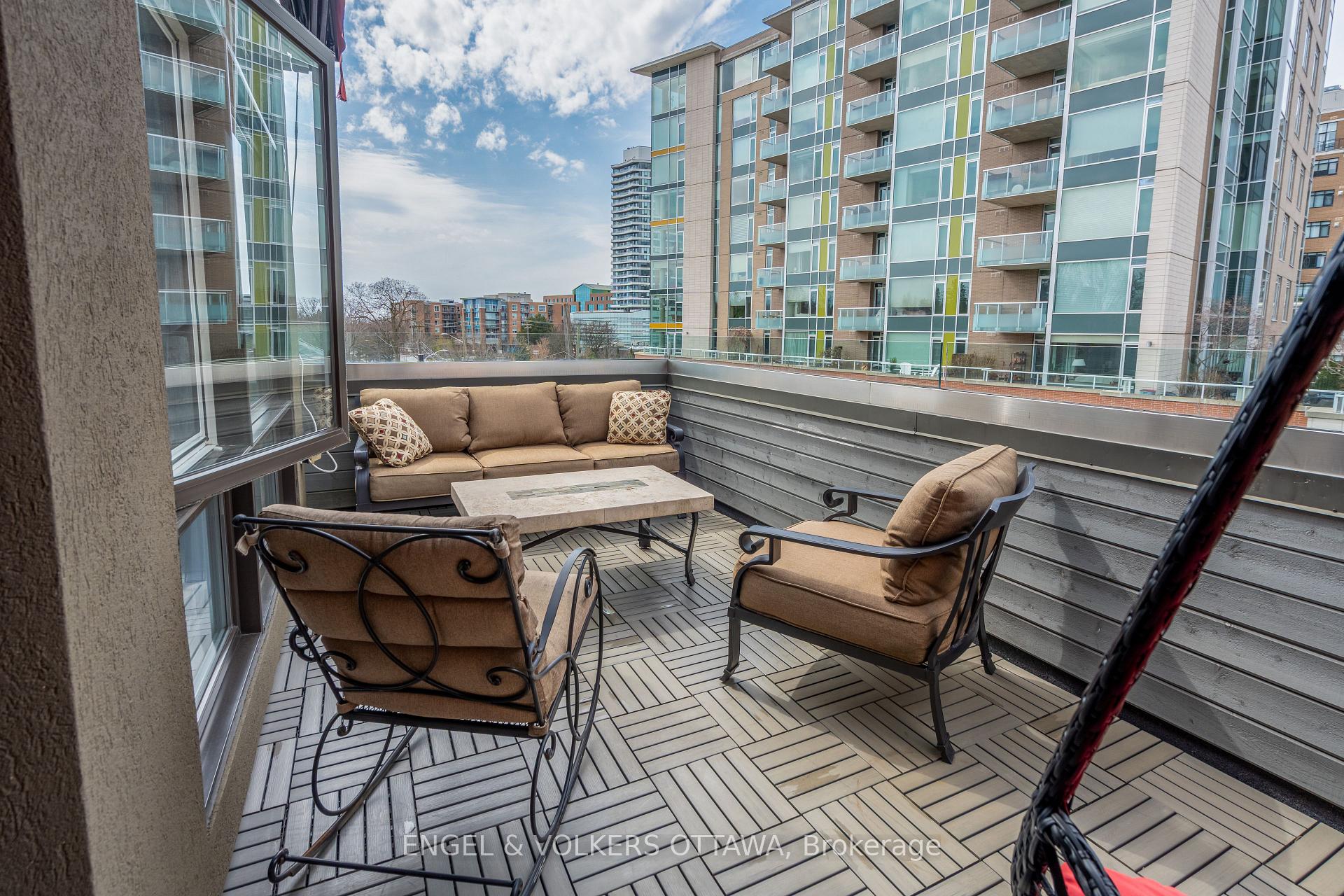 Photo 30 of 582 Byron Avenue, Ottawa, McKellar/Highland — HOMEH