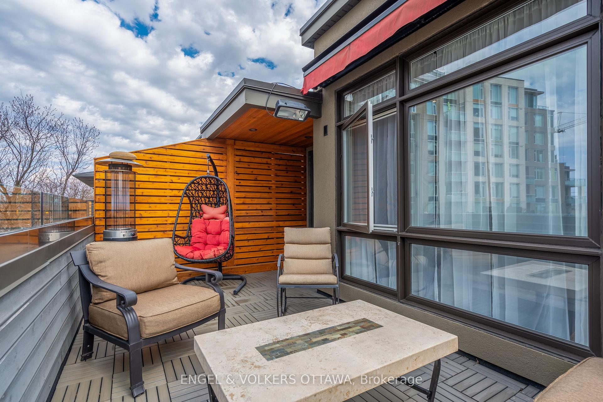 Photo 33 of 582 Byron Avenue, Ottawa, McKellar/Highland — HOMEH