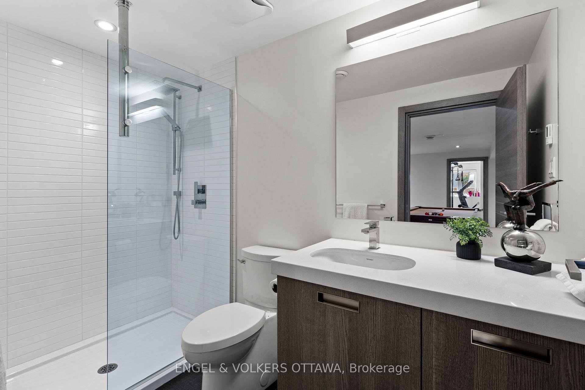 Photo 37 of 582 Byron Avenue, Ottawa, McKellar/Highland — HOMEH