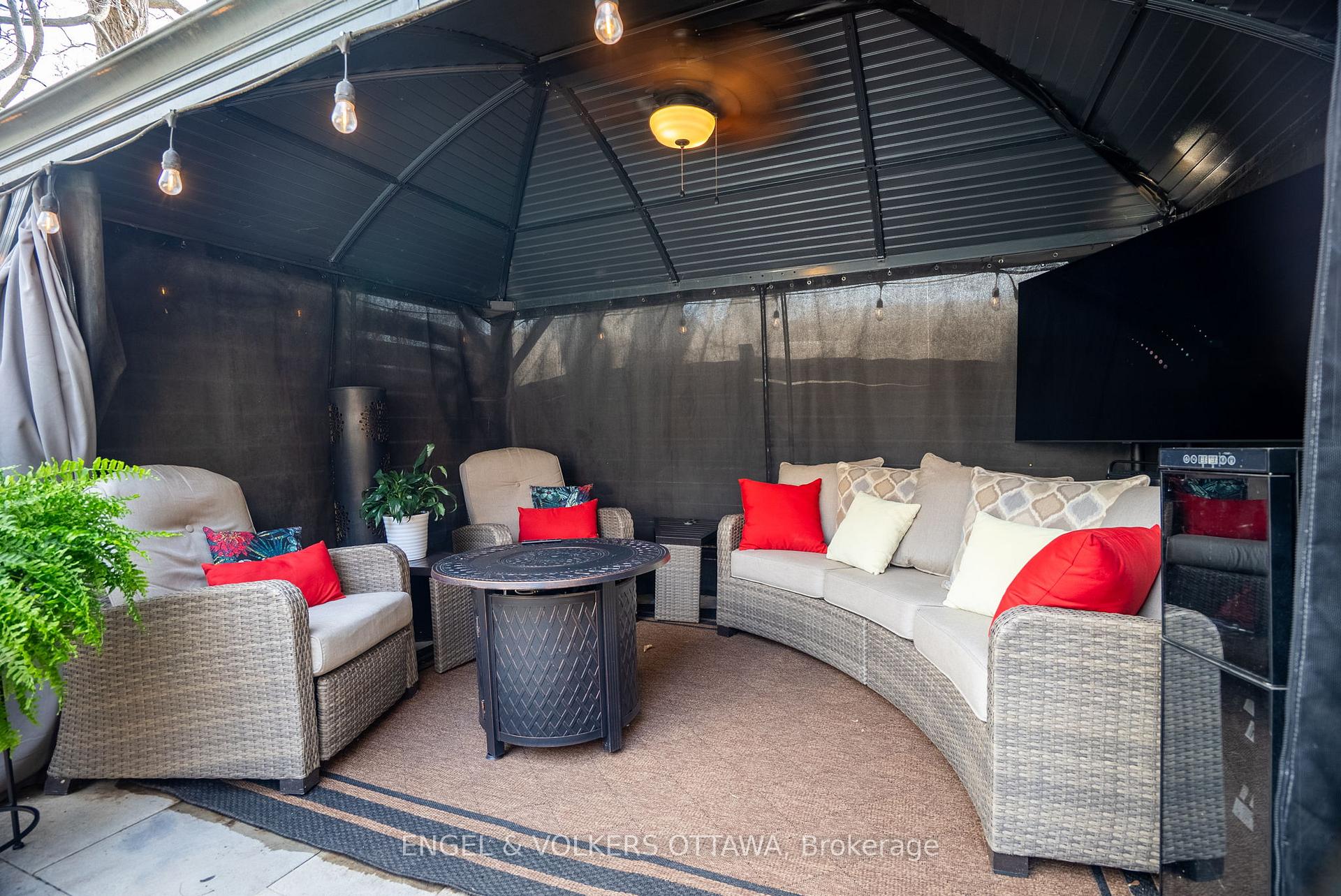 Photo 41 of 582 Byron Avenue, Ottawa, McKellar/Highland — HOMEH