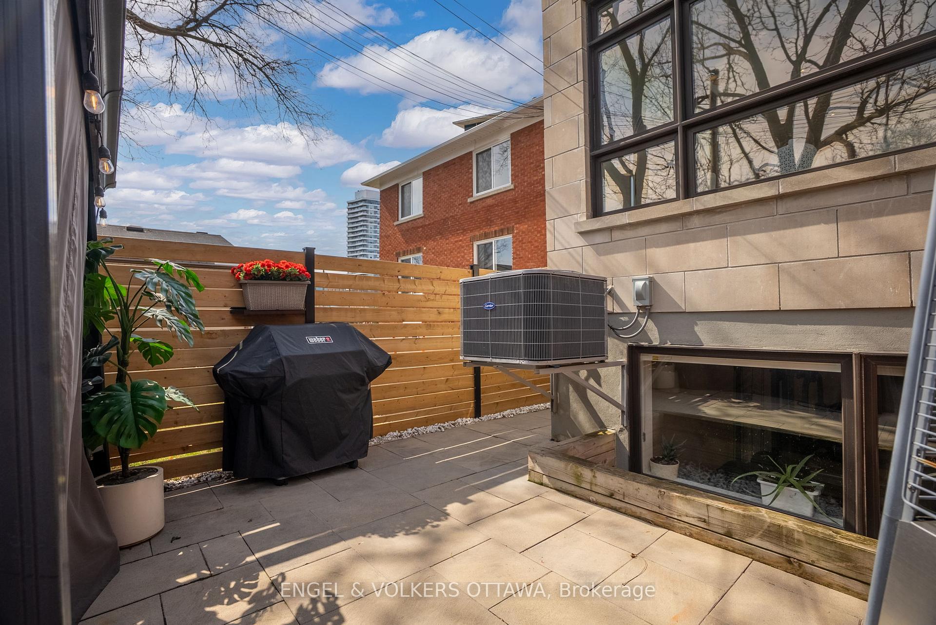 Photo 42 of 582 Byron Avenue, Ottawa, McKellar/Highland — HOMEH