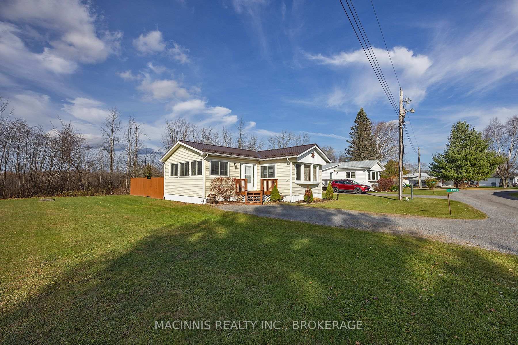 Photo 3 of 4323 E.R Orser Drive, Frontenac, Frontenac South — HOMEH