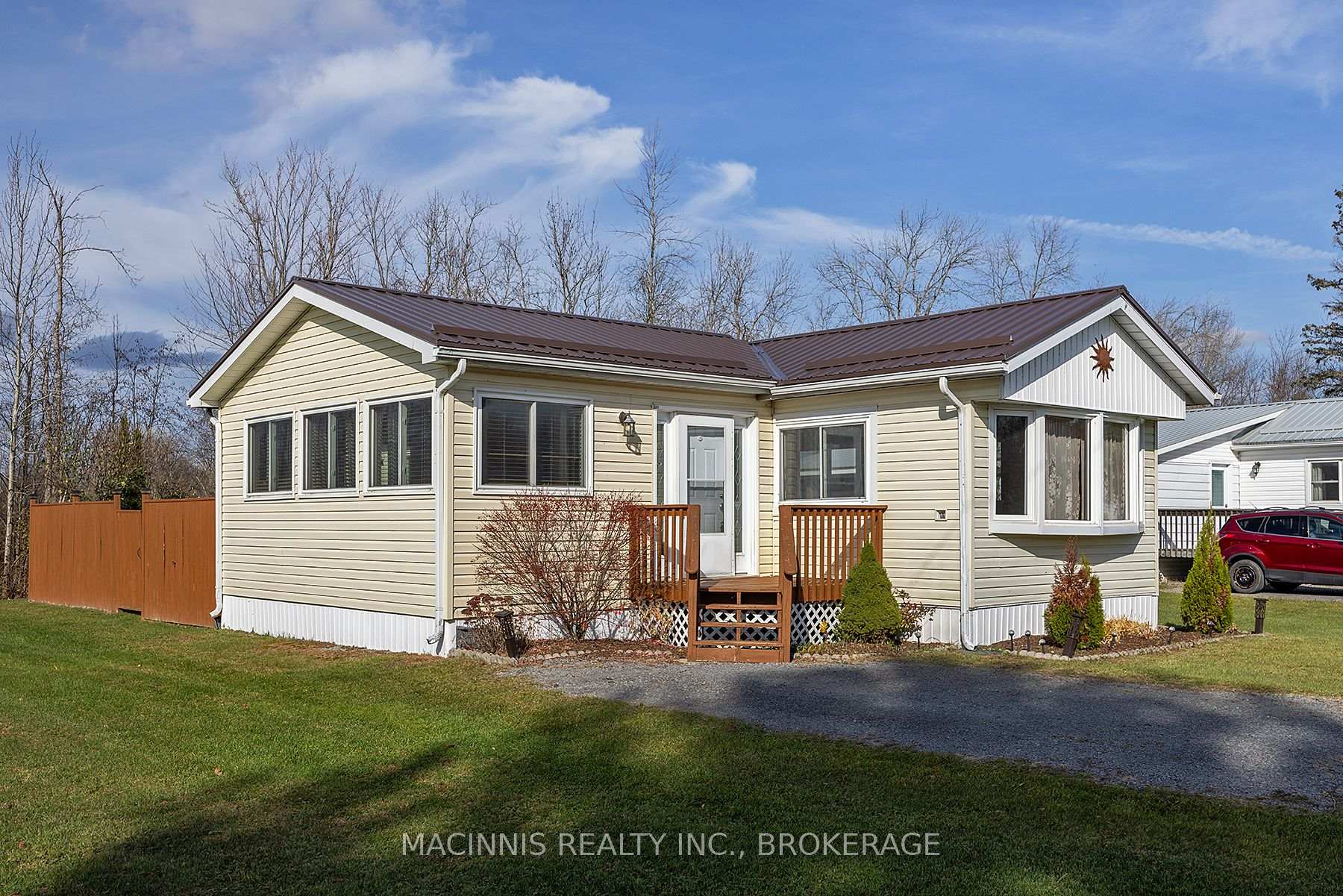 Photo 4 of 4323 E.R Orser Drive, Frontenac, Frontenac South — HOMEH