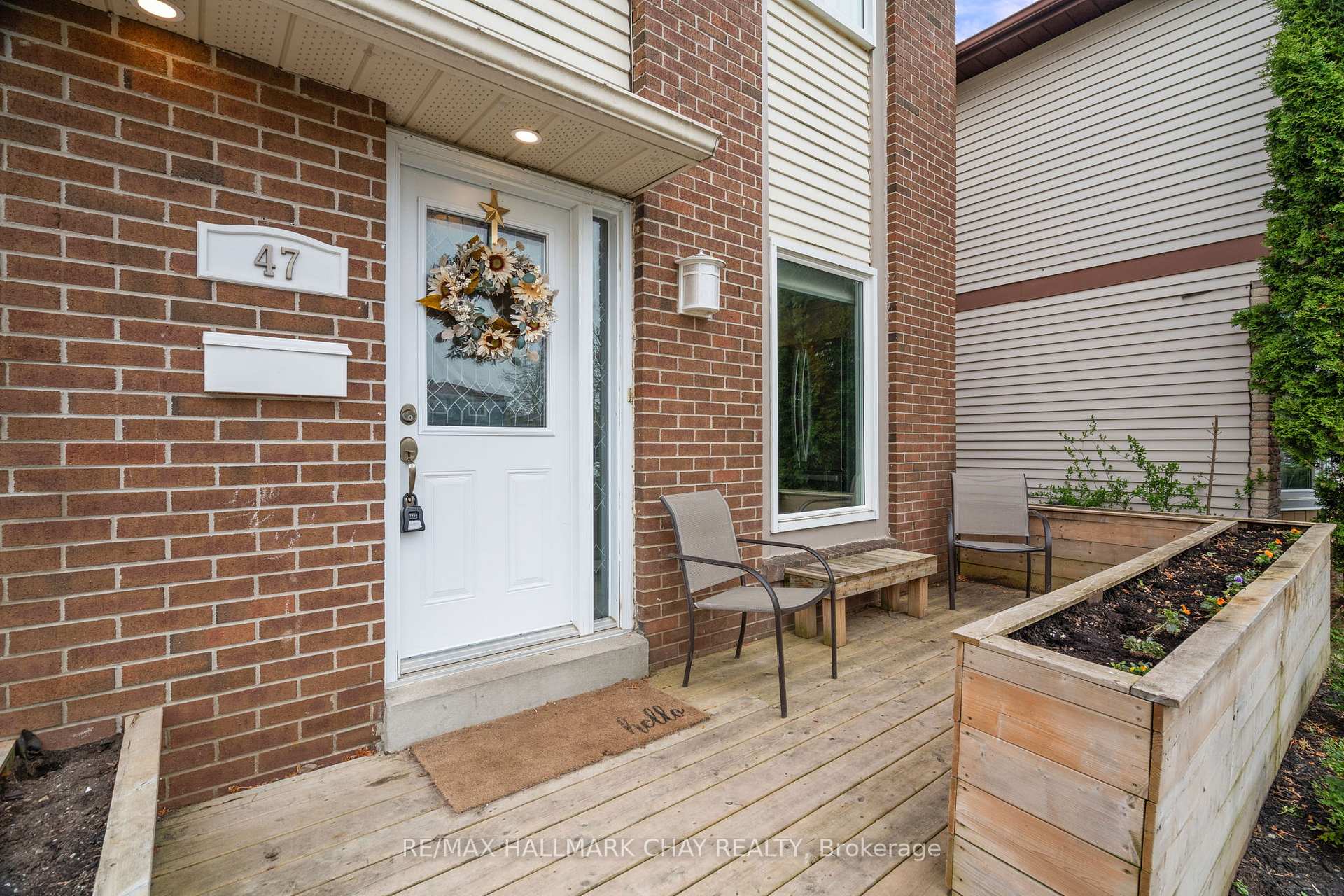 Photo 3 of 47 Janice Drive, Barrie, Sunnidale — HOMEH