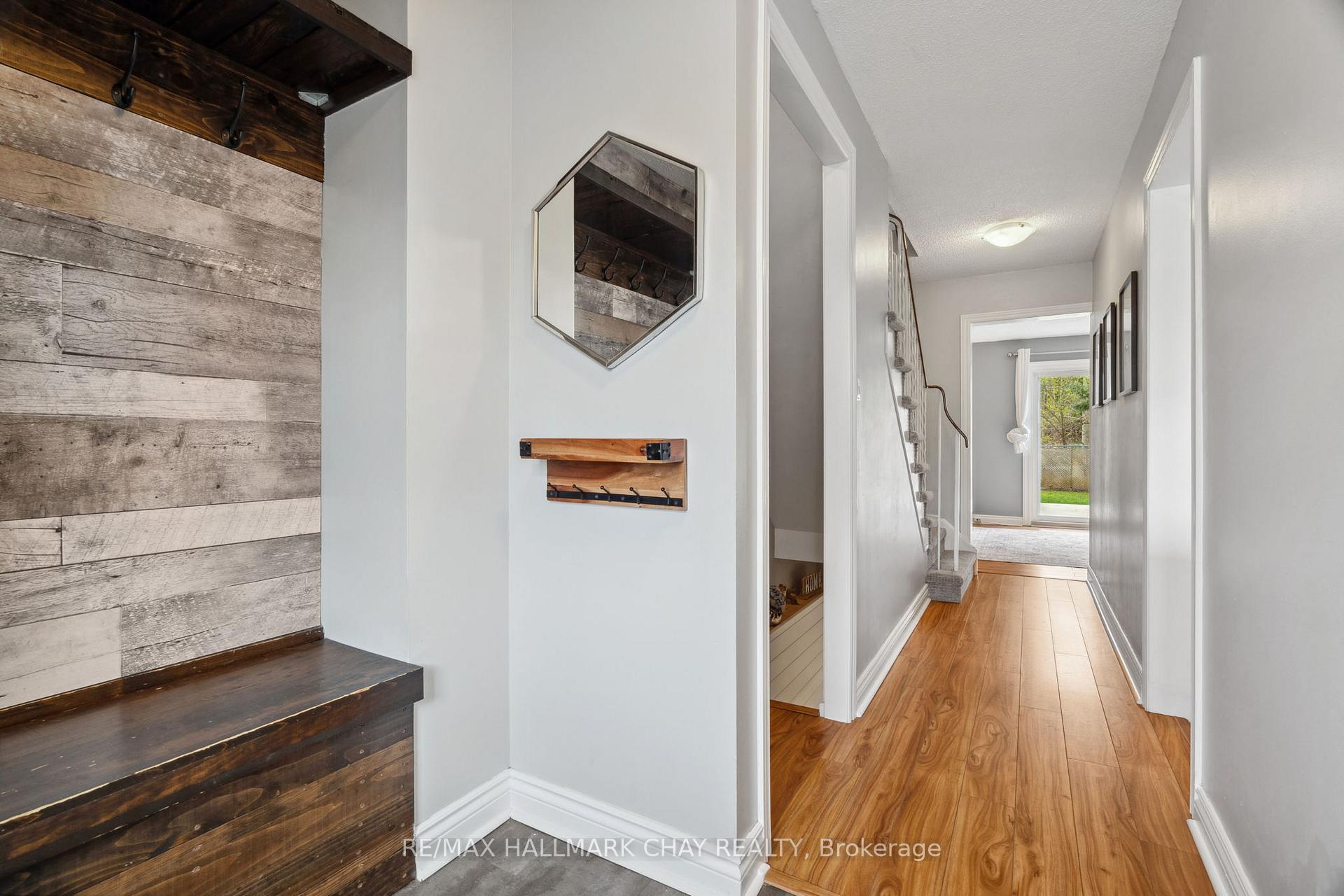 Photo 5 of 47 Janice Drive, Barrie, Sunnidale — HOMEH