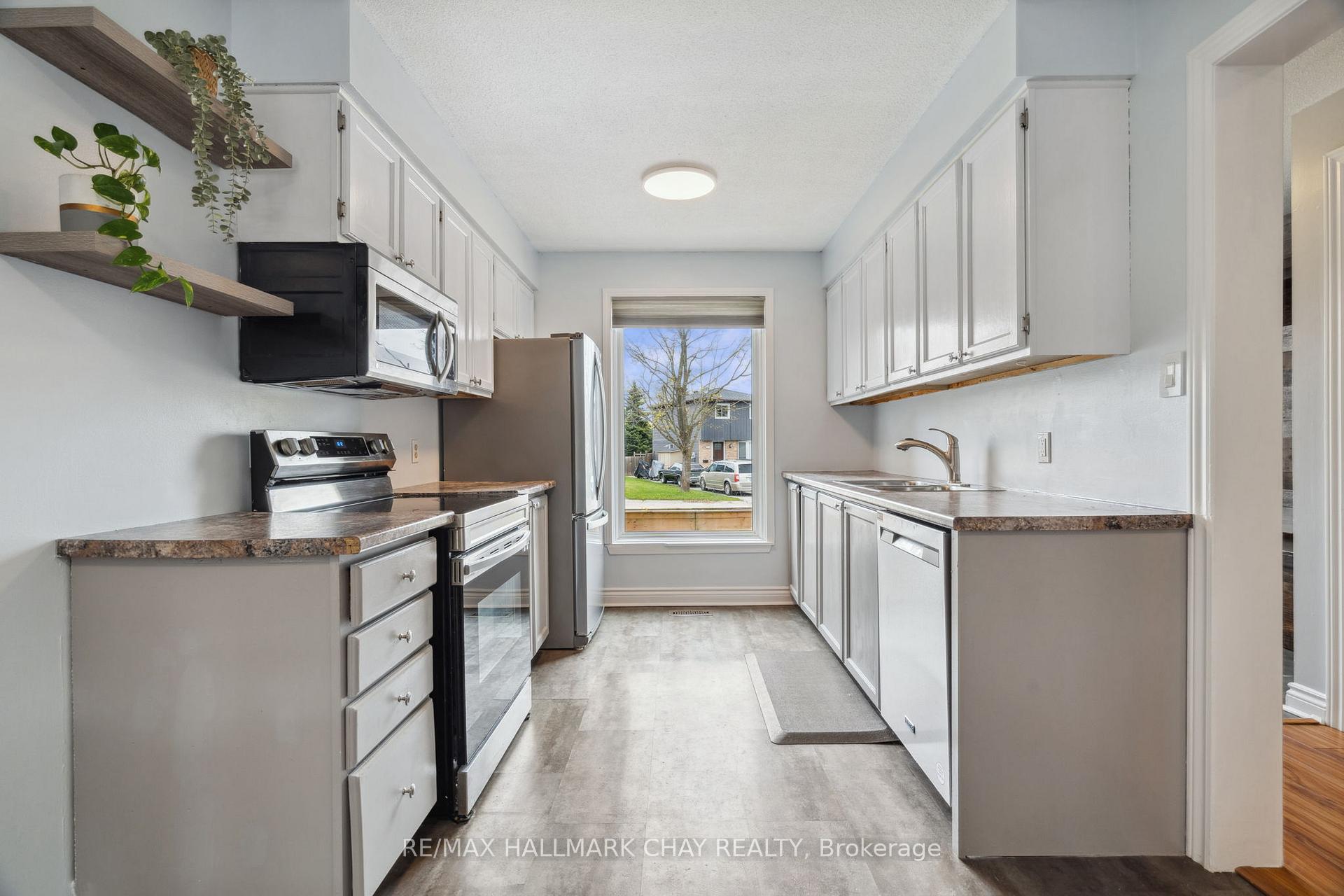 Photo 6 of 47 Janice Drive, Barrie, Sunnidale — HOMEH