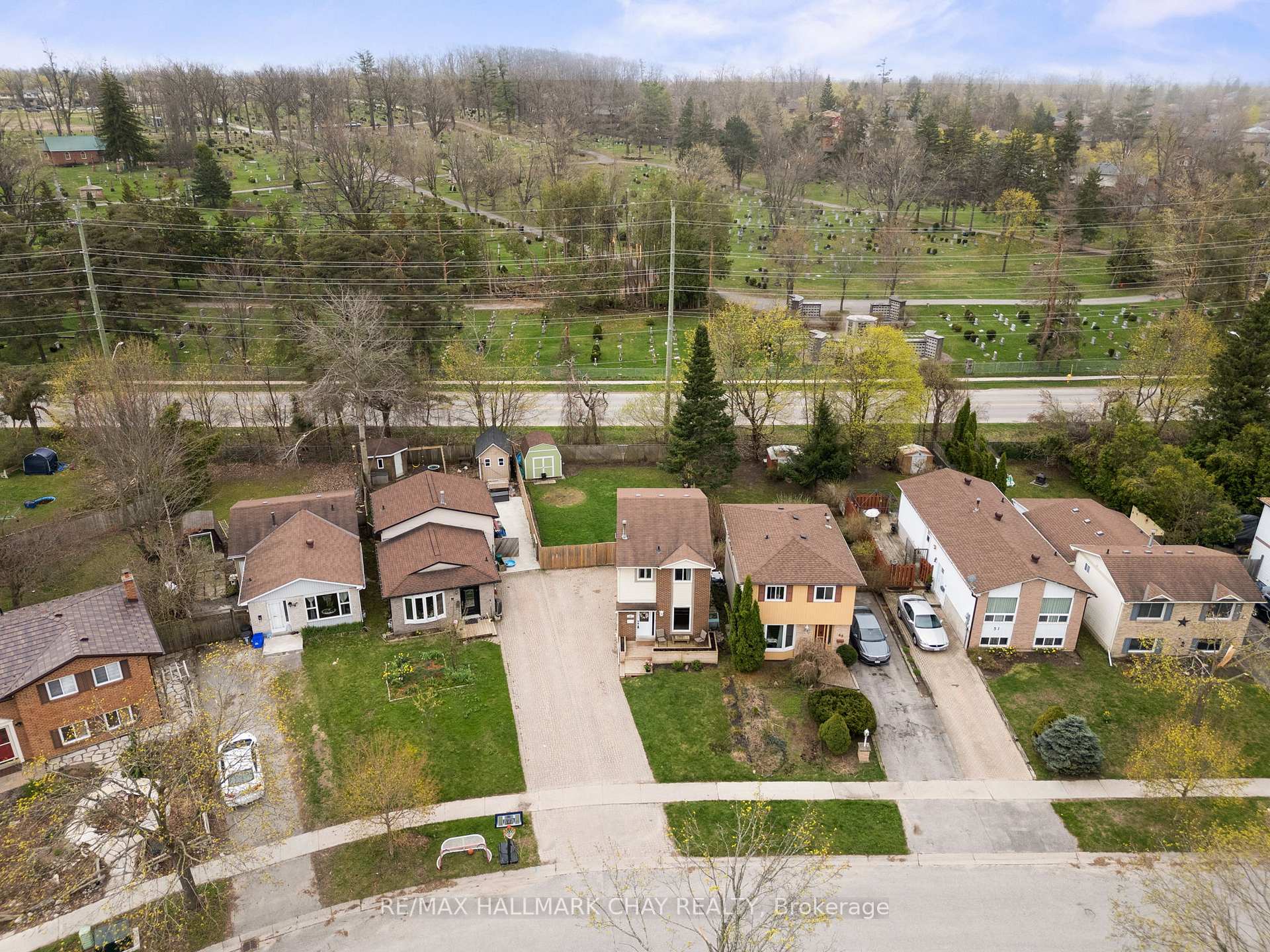 Photo 35 of 47 Janice Drive, Barrie, Sunnidale — HOMEH