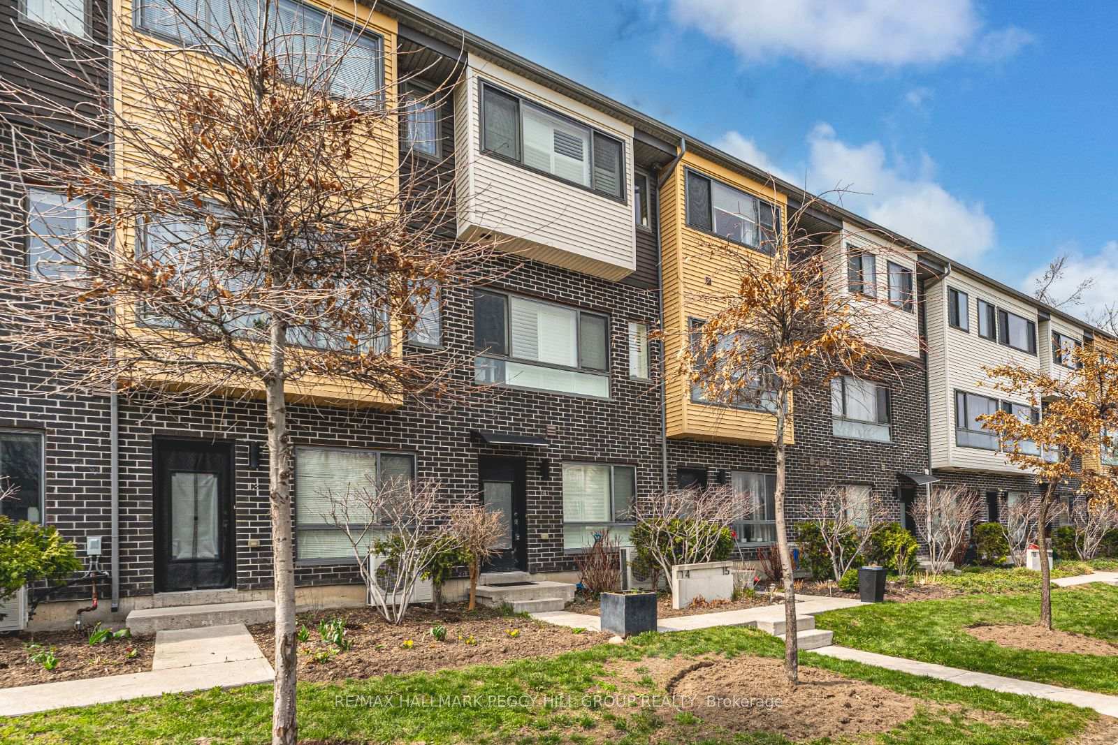 Front of Unit 14, 369 Essa Road