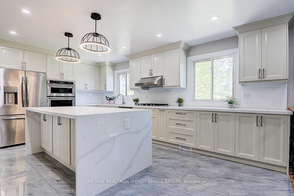 Photo 13 of 128 Letitia Street, Barrie, Letitia Heights — HOMEH