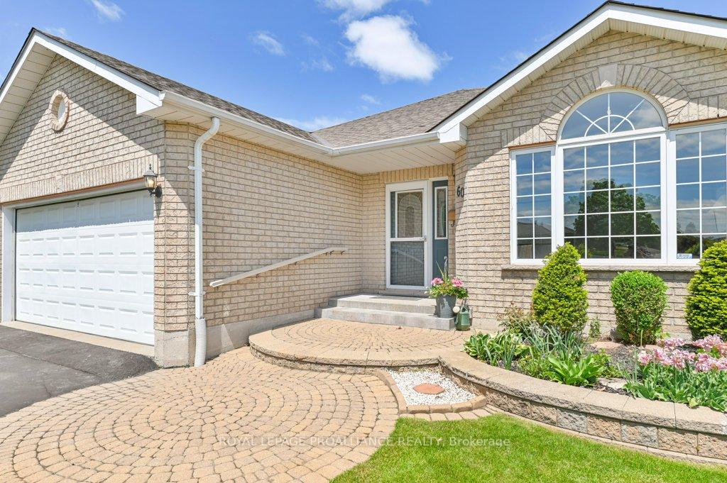 Photo 4 of 60 Hemlock Crescent, Belleville, Belleville Ward — HOMEH
