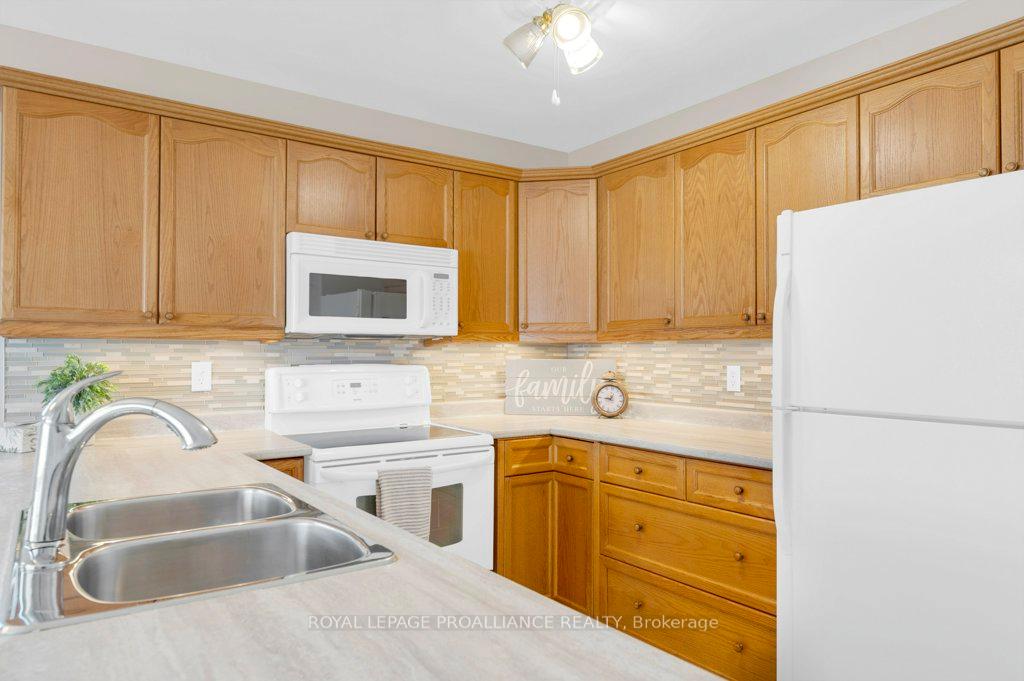 Photo 18 of 60 Hemlock Crescent, Belleville, Belleville Ward — HOMEH