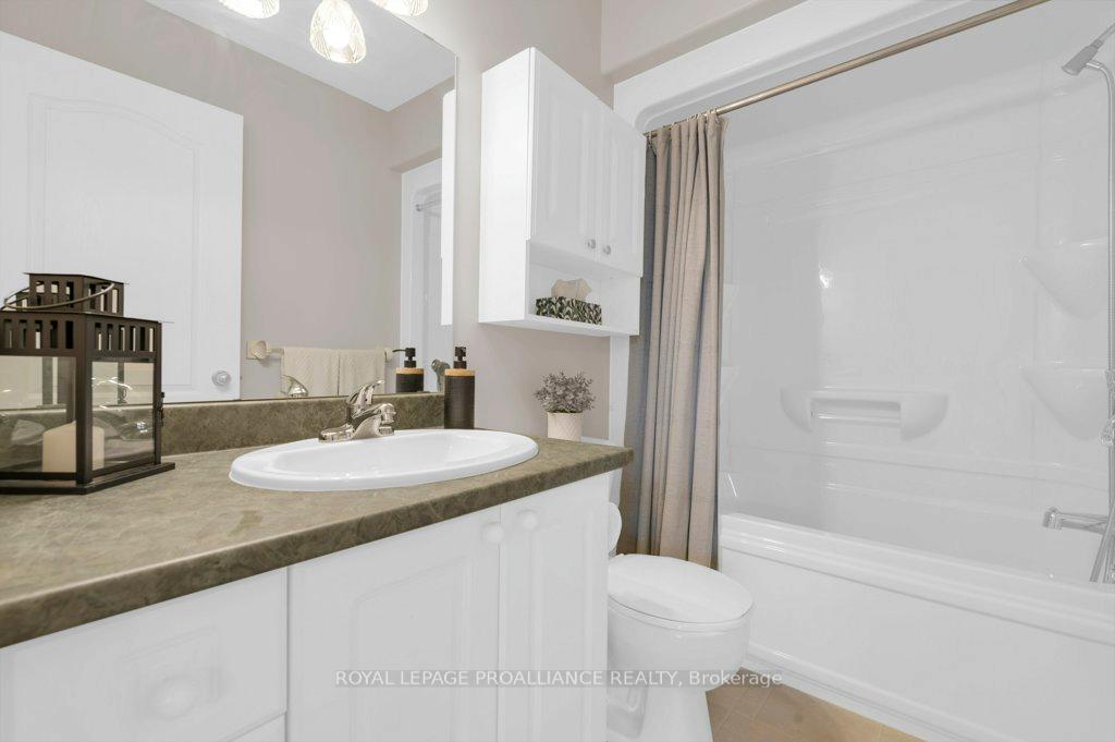 Photo 22 of 60 Hemlock Crescent, Belleville, Belleville Ward — HOMEH