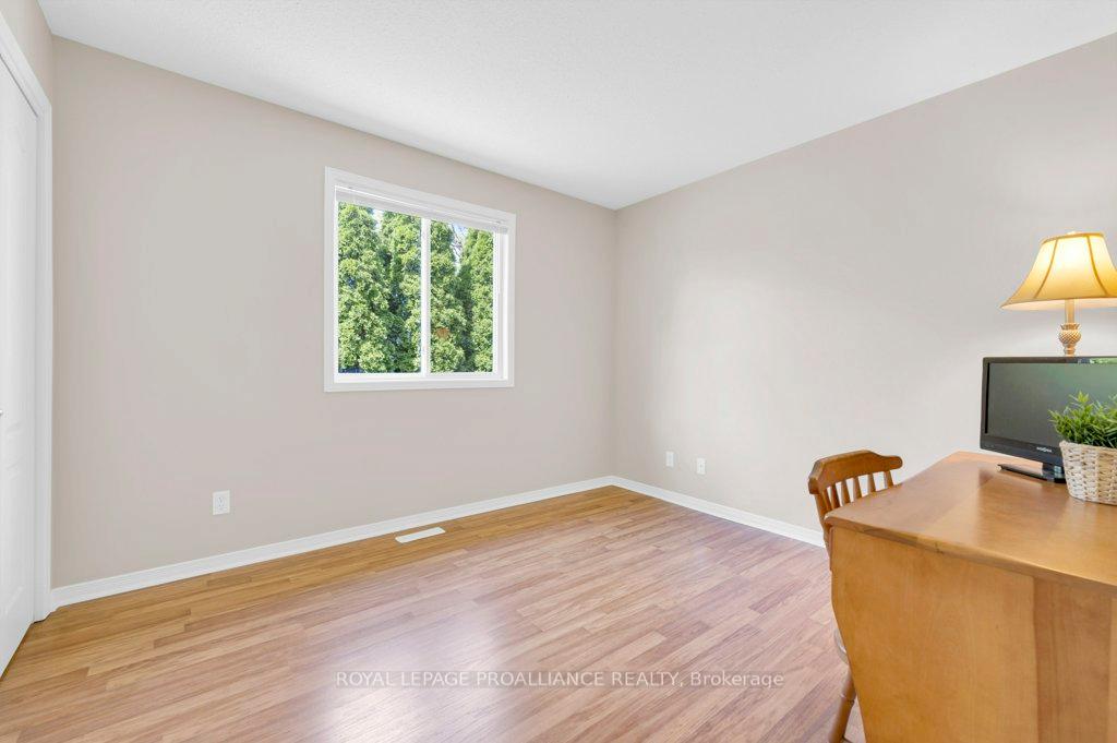 Photo 23 of 60 Hemlock Crescent, Belleville, Belleville Ward — HOMEH