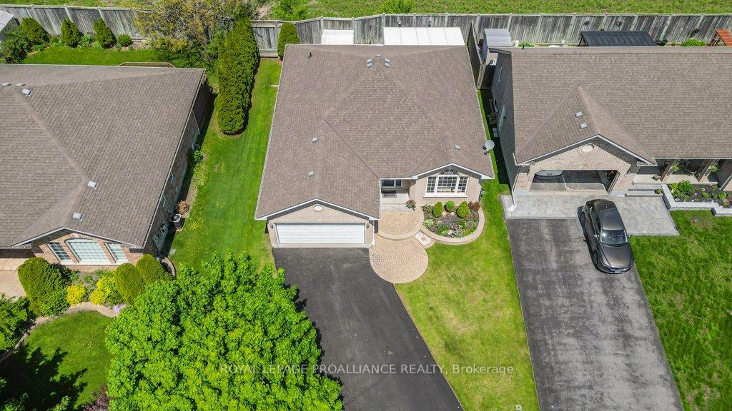 Photo 34 of 60 Hemlock Crescent, Belleville, Belleville Ward — HOMEH